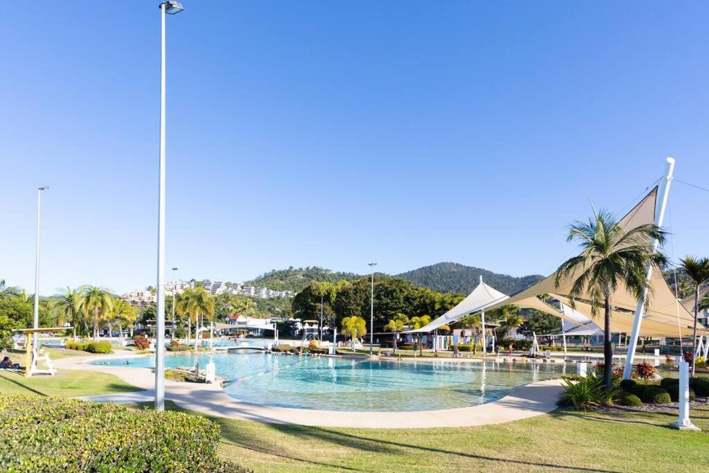 איירלי ביץ' Airlie Sun & Sand Motel Accommodation #4 מראה חיצוני תמונה